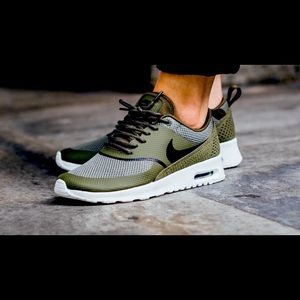 Nike Airmax Thea Olive Green Women’s Size 7